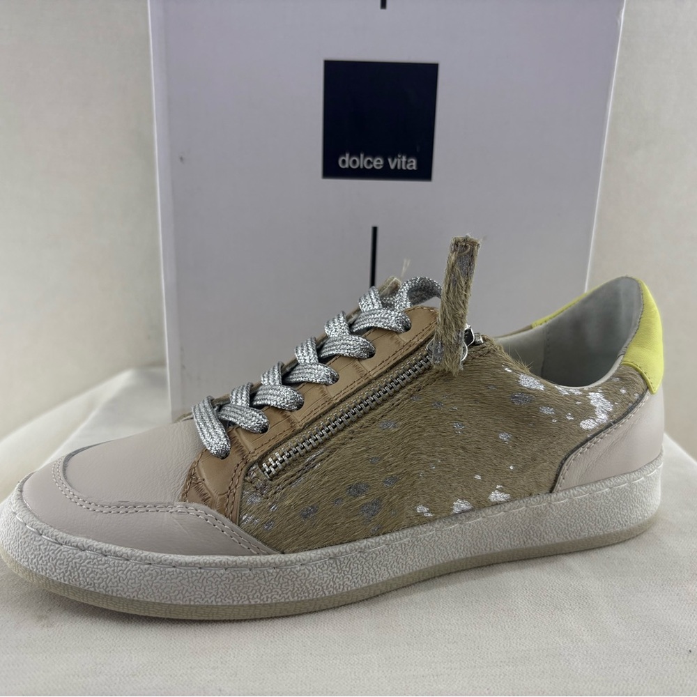 Dolce Vita Miya Beige Leather Low-Top Sneaker size 6M NIB